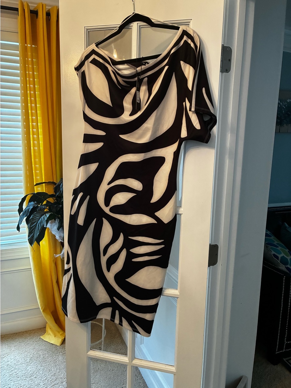 Fashion Nova Black & White Abstract Midi Dress